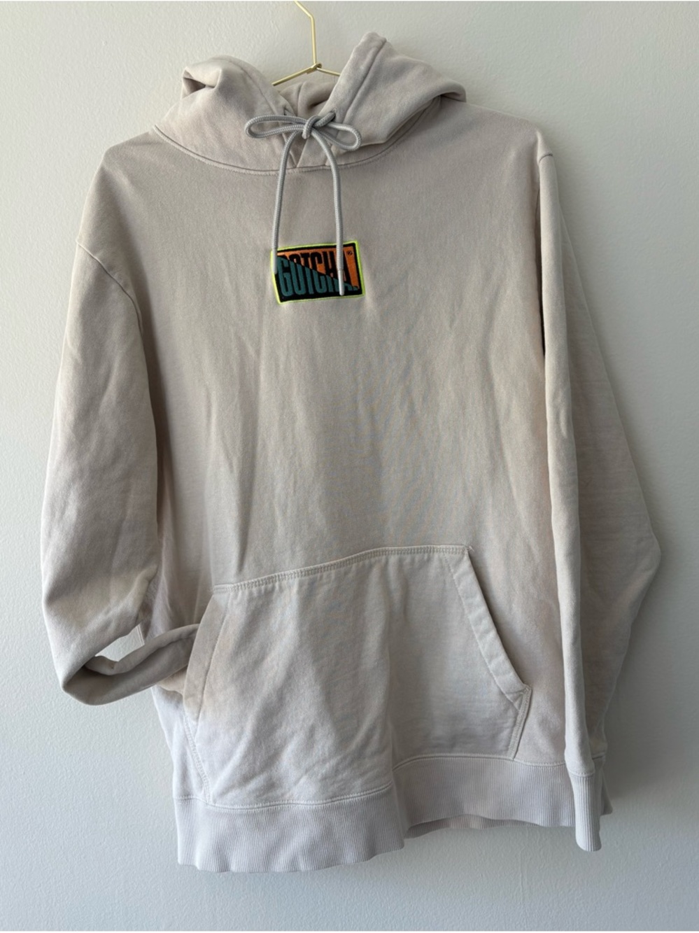 Gotcha Hoodie Mens M Beige Logo Surf Skate Pullover Streetwear